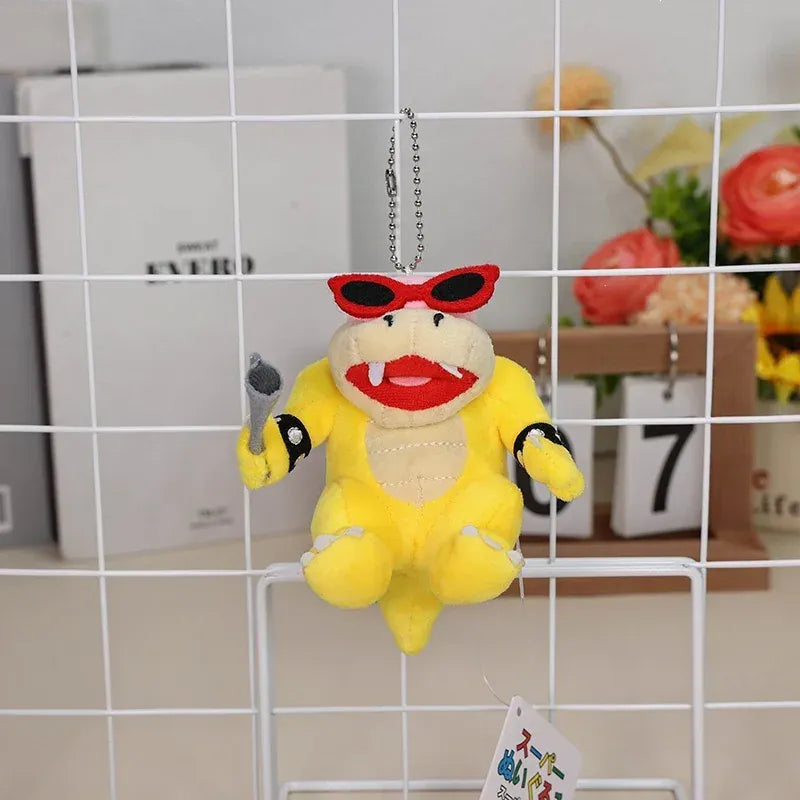 Peluche Mario - Roy Koopa et ses Lunettes Roses - 13cm